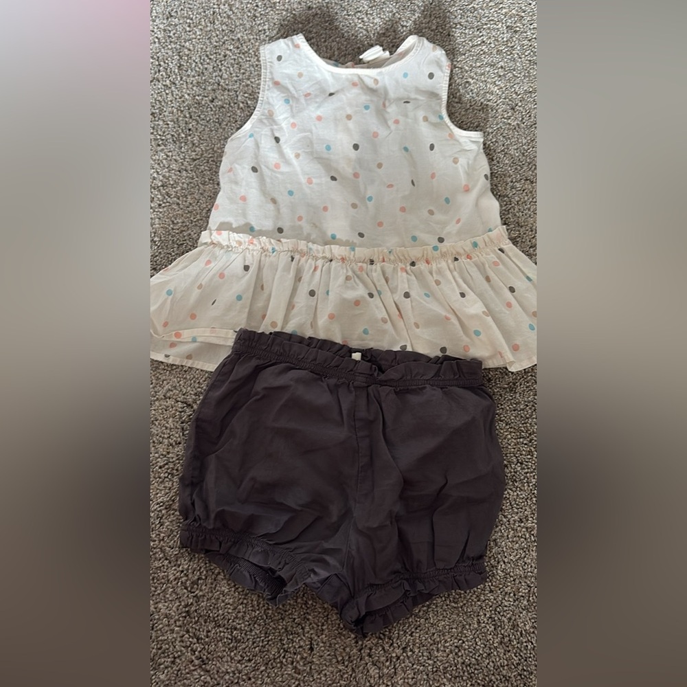 H&M Polka Dot Ruffle Top with Dark Gray Shorts 2-3 years
